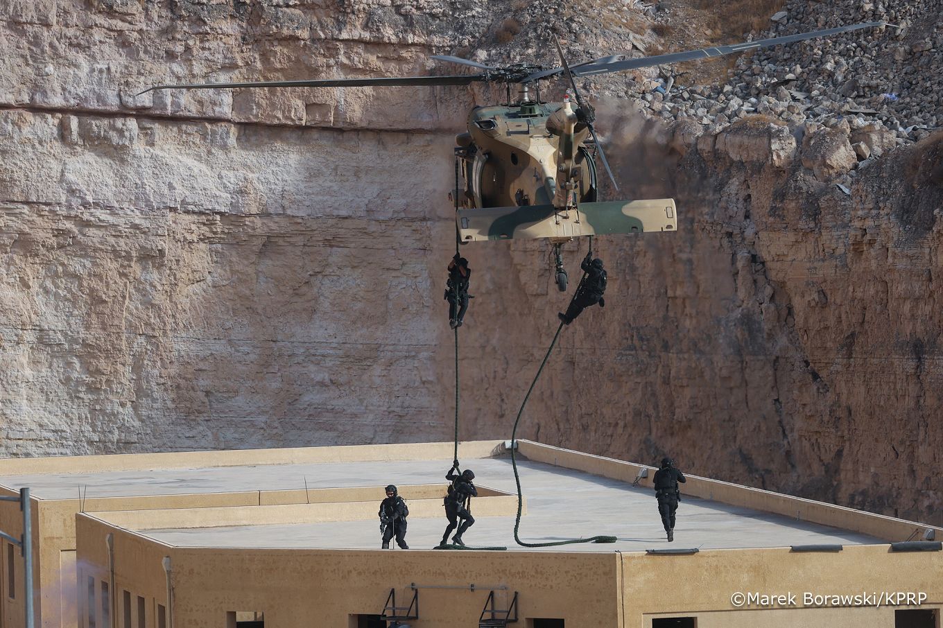 [018]_019_PAD_Jordania_Abdullah_II_KASOTC_centrum_szkolenia_wojsk_specjalnych_19-11-2024_MB2_5284.jpg.JPG